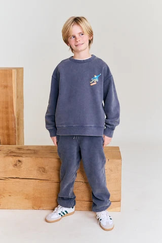 A076 OSCAR SWEATER SKATER