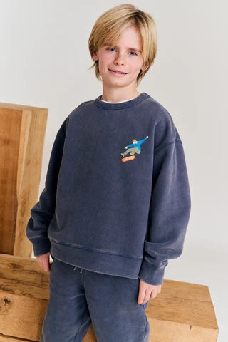 A076 OSCAR SWEATER SKATER